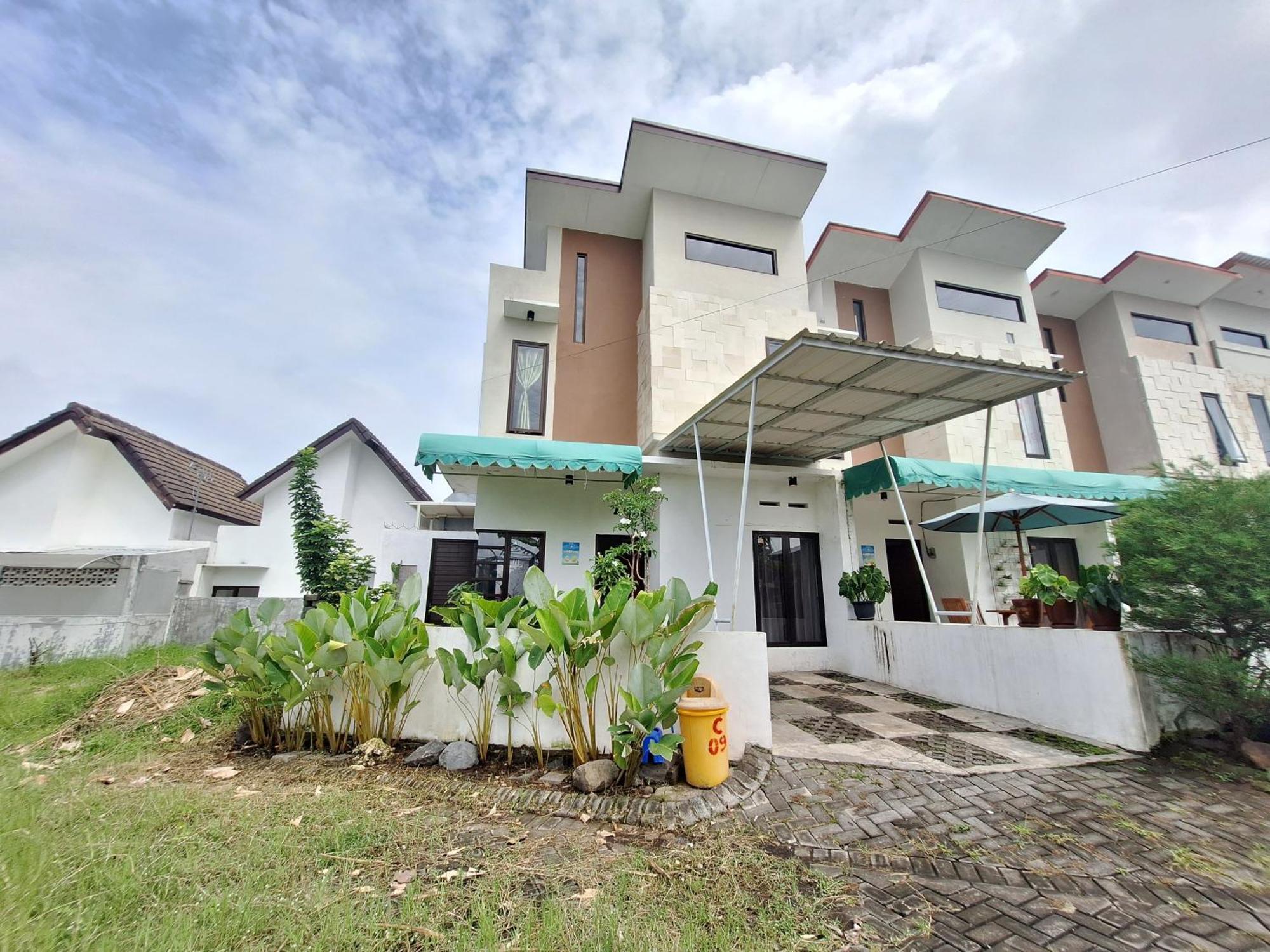 Villa Estetik Di Malang Esterno foto